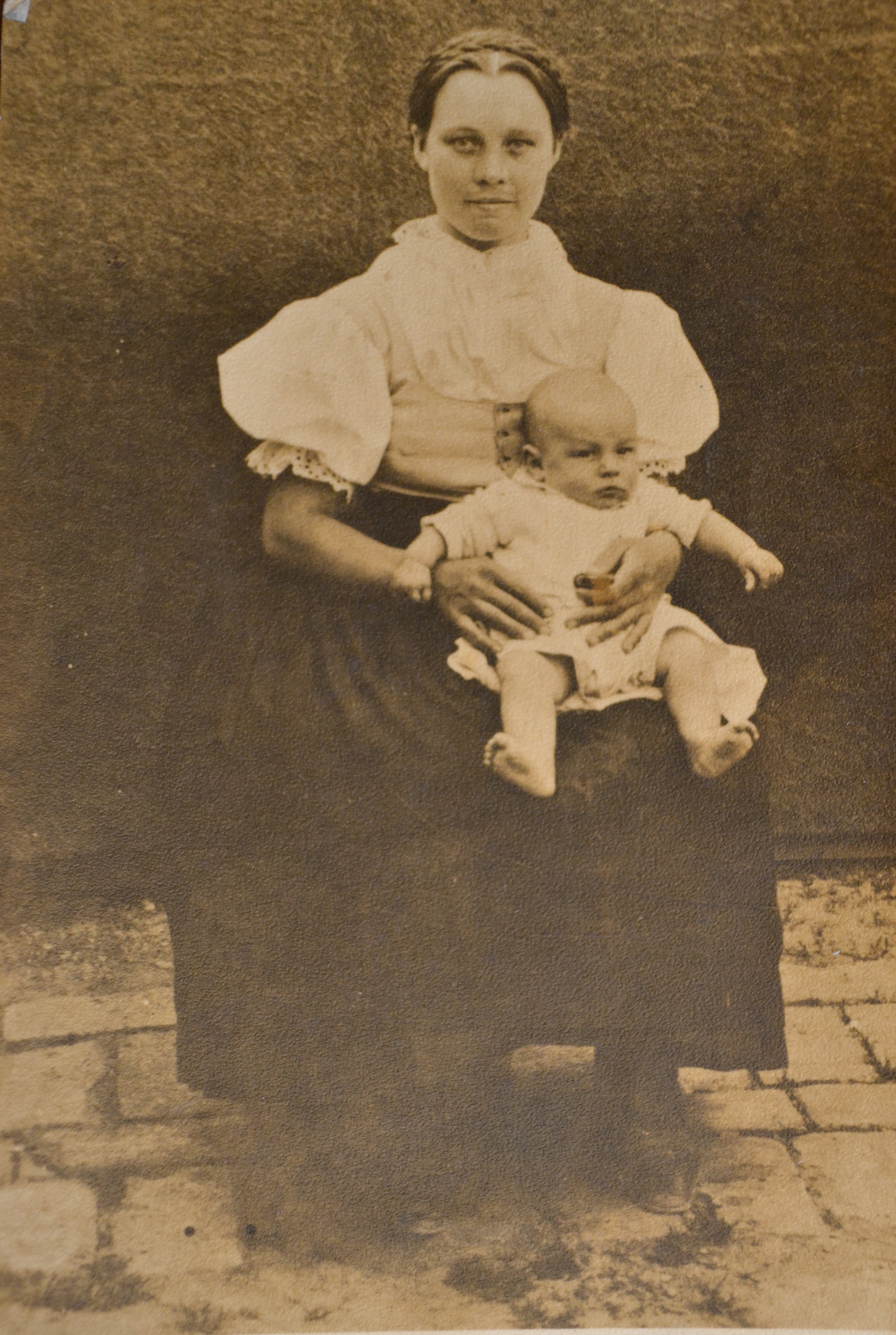 Albína Matyášová se synem Janem Matyášem